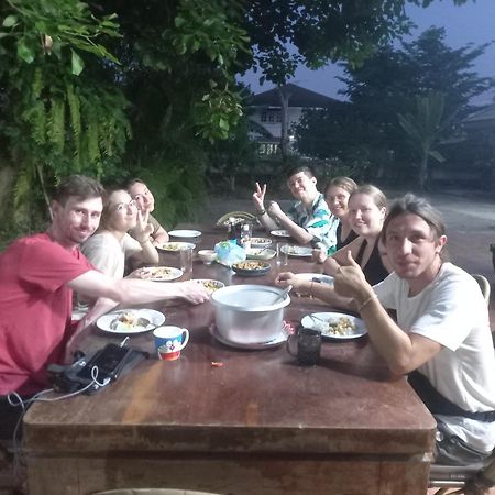 Plus Hostel Ayutthaya Екстер'єр фото