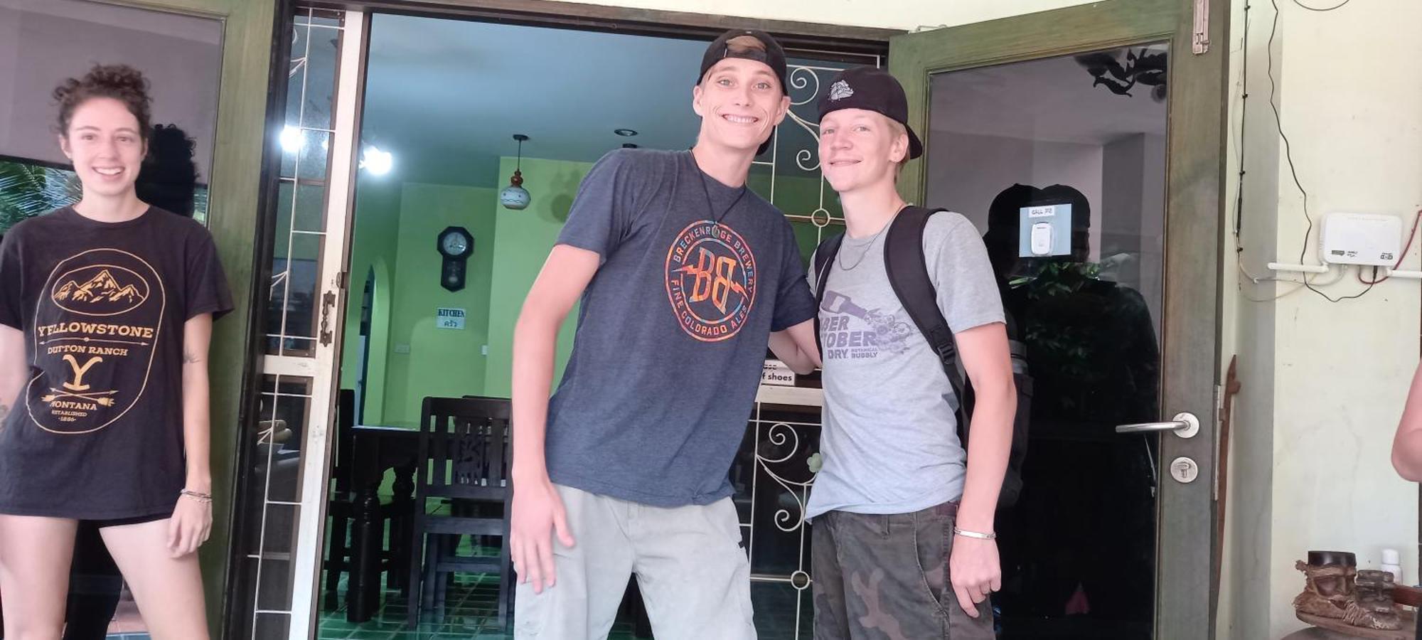 Plus Hostel Ayutthaya Екстер'єр фото