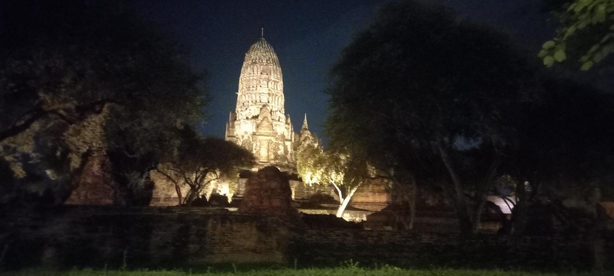 Plus Hostel Ayutthaya Екстер'єр фото