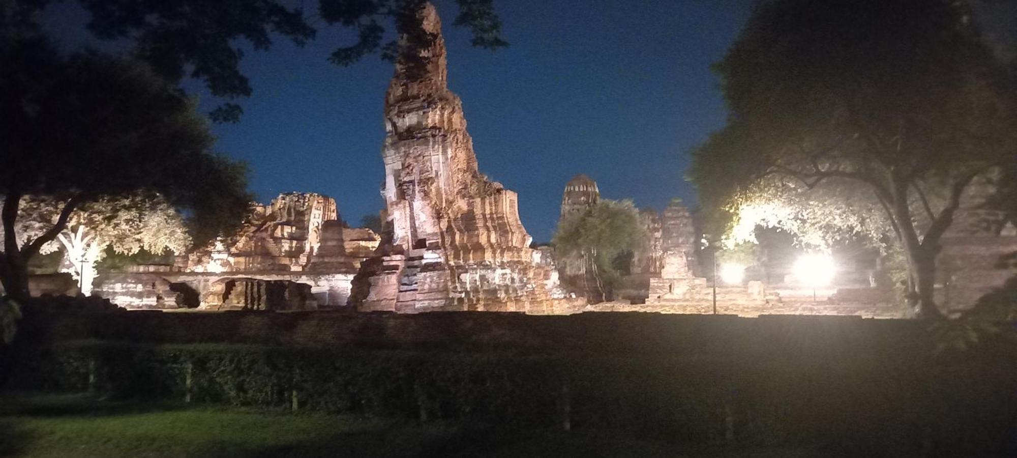 Plus Hostel Ayutthaya Екстер'єр фото