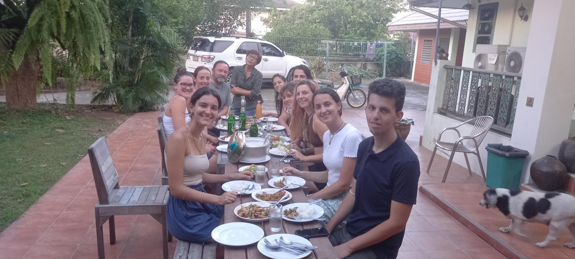 Plus Hostel Ayutthaya Екстер'єр фото