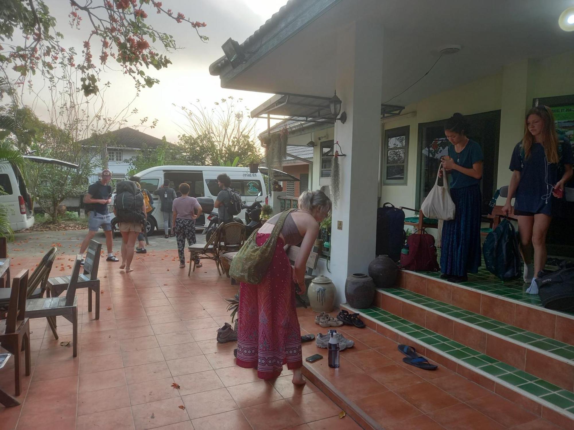 Plus Hostel Ayutthaya Екстер'єр фото