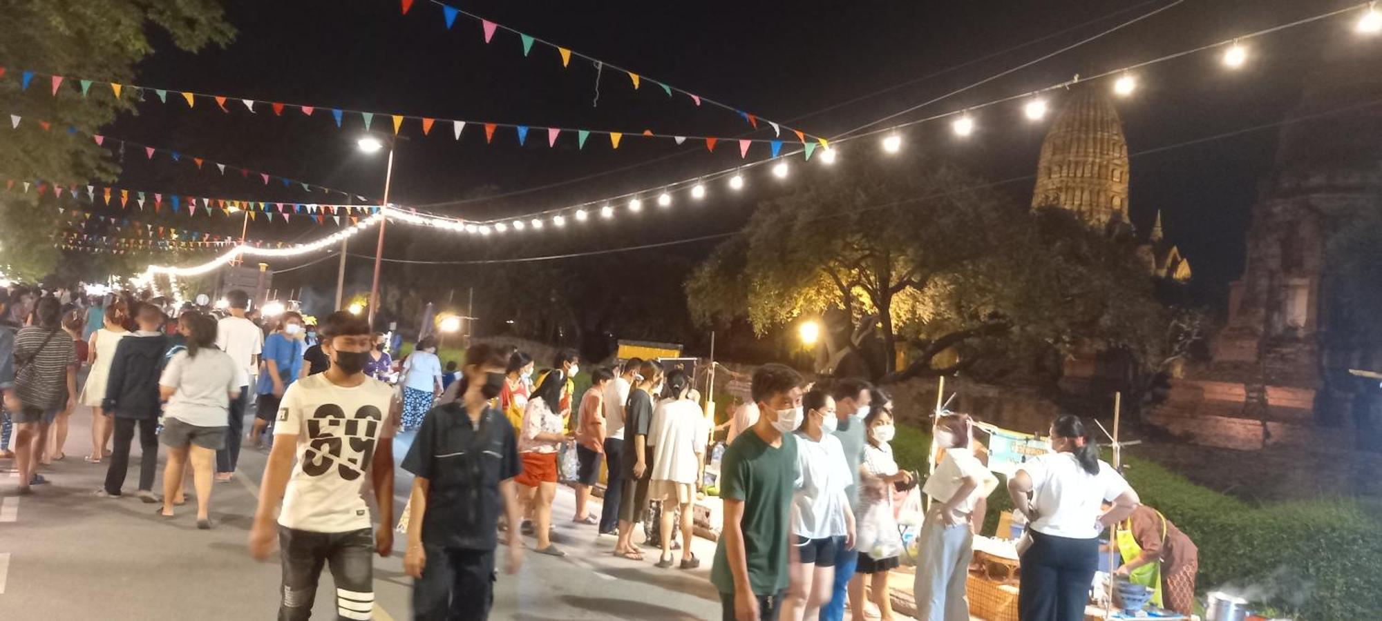 Plus Hostel Ayutthaya Екстер'єр фото