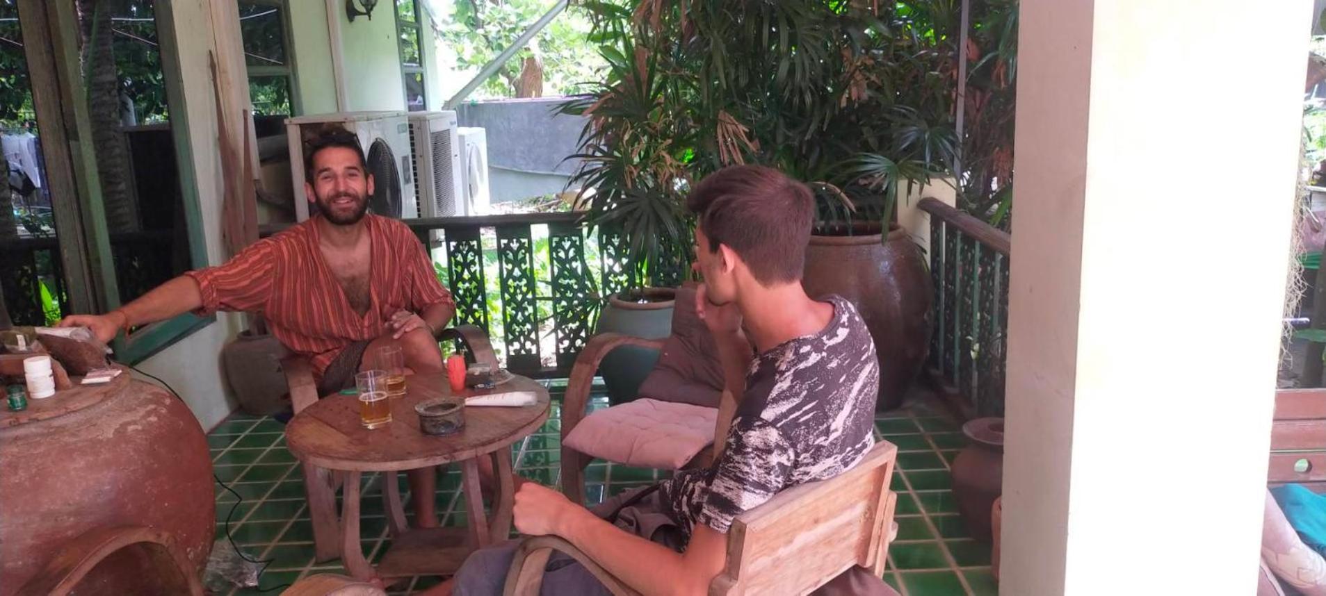 Plus Hostel Ayutthaya Екстер'єр фото